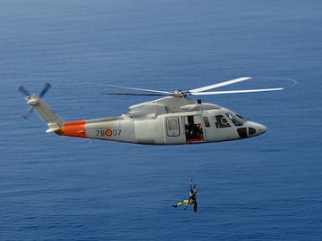 Es un helicóptero multipropósito utilizado durante más de 34 años, acumulando cerca de 70,000 horas de vuelo en misiones de enseñanza y búsqueda y rescate. En 2025, se completó la transferencia del último S-76C del Ala 78 al Ala 49, marcando el fin de su uso en formación y su dedicación exclusiva a misiones de búsqueda y rescate. Actualmente, el Ejército del Aire y del Espacio mantiene en servicio ocho ejemplares de este modelo.