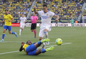 Carlos Akapo y Lucas Vázquez.