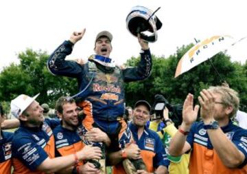 Marc Coma era inmensamente feliz en Baradero, final de la última etapa del Dakar 2015, en el que suma su quinto título tras los logrados en 2006, 2009, 2011 y 2014 