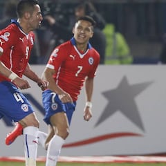 Isla cumple 31 años: su golazo a Uruguay en la Copa 2015