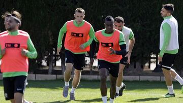 07/04/22  ELCHE   ENTRENAMIENTO 
 PALACIOS GRUPO