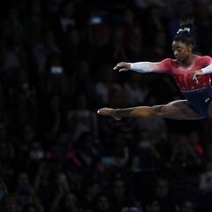 Biles le da por cuarta vez el título por equipos a EE UU