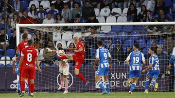 El Linares visita el domingo Riazor en el debut de Cano.