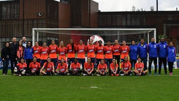 El plantel de la Selecci&oacute;n Colombia Femenina dirigida por Nelson Abad&iacute;a.