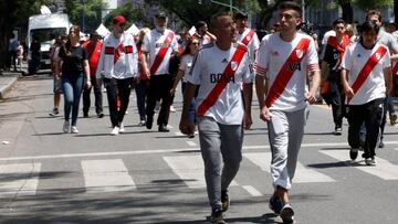 Hinchas de River y Boca viajarán a Madrid en aviones separados