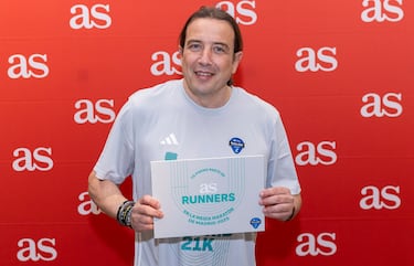 Los runners de AS con sus camisetas para la Zúrich Rock 'n' Roll Running Series Madrid. Jersey amarillo maratón,  gris media maratón y rojo 10 km.