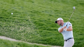 Heading into the final round of the U.S. Open, the American Sam Burns leads the way at Oakmont Country Club.