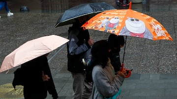 Santiago, 8 de septiembre de 2022.
Precipitaciones en el centro de la capital
 

Dragomir Yankovic/Aton Chile