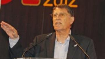 <b>ODRIOZOLA. </b>El presidente de la RFEA, ayer en la sede del COE.