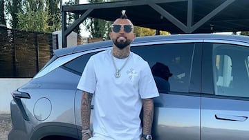 El nuevo auto que maneja Arturo Vidal en su vuelta a Chile: cuánto millones cuesta y qué modelo es 