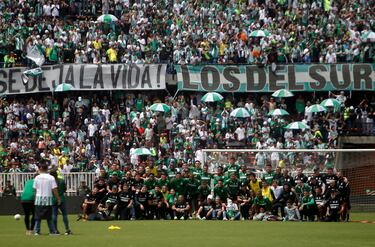 Fotos del entrenamiento de Nacional en el Atanasio Girardot acompañado de su afición.