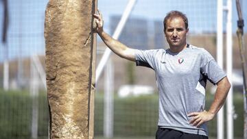 Arrasate posa para AS