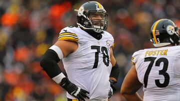 Villanueva aún no ha renovado pero se entrena con los Steelers
