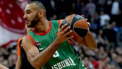 El Baskonia destroza al Unics; Stoll anotó 11 puntos