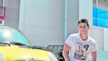 <b>ILUSIONADO. </b>El delantero quiere acelerar su salida del club gallego y recalar en las filas del Rayo.