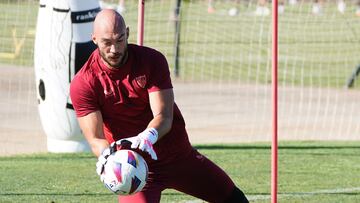 Dmitrovic, en un entrenamiento reciente.