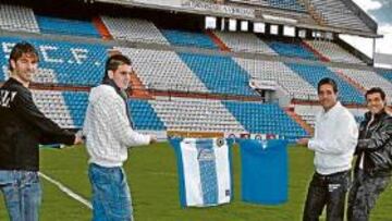 <b>ENFRENTAMIENTO. </b>AS vivió ayer la previa del derbi en el Rico Pérez. Por un lado, tiraron de la cuerda blanquiazul, Raúl, Abraham Paz y Delibasic. Por el lado celeste lo hicieron Pedro, Ismael y Torrecilla.