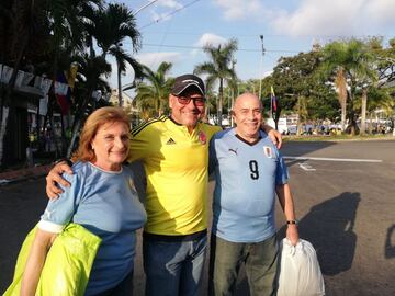 Los aficionados hacen presencia en el Alfonso López de Bucaramanga, previo al inicio de la fase final del Torneo Preolímpico 2020. Colombia, Brasil. Argentina y Uruguay por los dos cupos a Tokio. 