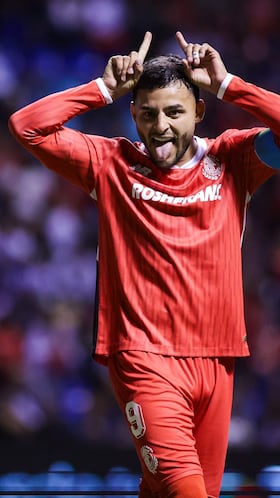 Alexis Vega celebrates his goal 0-3 of Toluca during the 12th round match between Puebla and Toluca as part of the Liga BBVA MX, Torneo Clausura 2025 at Cuauhtemoc Stadium, on March 14, 2025 in Puebla, Mexico.