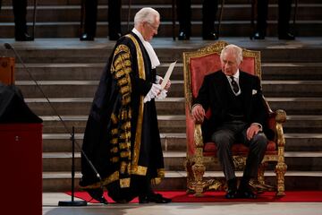 Carlos III en el Parlamento británico.