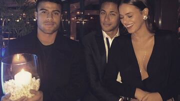 Rafinha, el 'third wheel' perfecto para Neymar y su novia