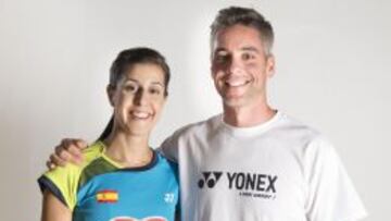 Carolina, con su técnico.