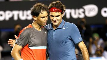 Rafael Nadal (L) and Roger Federer (R) of Switzerland after their semifinal match of the Australian Open Grand Slam tennis tournament in Melbourne, Australia, 24 January 2014. EPA/MADE NAGI