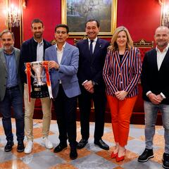 Recepción del Granada en el Ayuntamiento