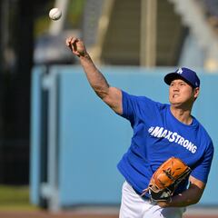 Shohei Ohtani sorprende y vuelve a lanzar con los Dodgers, tras su cirugía del año pasado