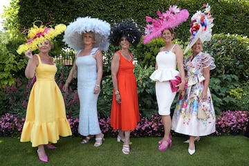 Asistentes a las carreras en el tercer d¨ªa de Royal Ascot en el hip¨®dromo de Ascot, en el condado de Berkshire.
