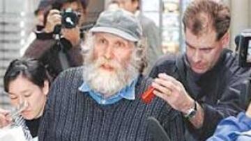 <b>NO ES PAPA NOEL, ES UN GENIO. </b>Fischer abandonó Japón refugiado en una barba como de Santa Claus.