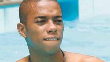 <b>QUIEREN QUE VAYA A AUSTRIA.</b> Si todo marcha como espera el Madrid, Robinho podría lograr en unos días el tránsfer y llegaría a tiempo de incorporarse a la concentración que hará el equipo en Austria.