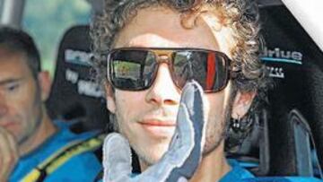 <b>SEGUNDO INTENTO. </b>Valentino Rossi ya probó suerte en el Mundial de rallys, en la cita inglesa de 2002, aunque allí quedó fuera de carrera por un accidente en el primer tramo.