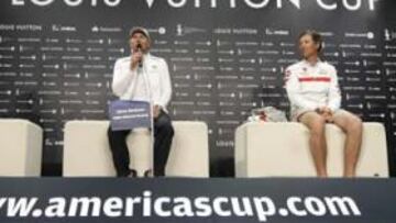 <b>LOS ELEGIDOS.</b> Los skippers de los cuatro barcos clasificados para las semifinales comparecen en rueda de prensa.