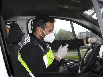 El campeón olímpico comenzó a patrullar hoy, tras su reincorporación al cuerpo de la Policía en Gijón, en las labores policiales de vigilancia del confinamiento decretado en España para combatir la expansión del coronavirus.