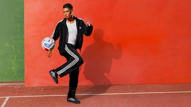 La marca deportiva ha presentado el que será el balón oficial para el Mundial 2026 el cual se disputará en Estados Unidos, México y Canadá. Cada país anfitrión está representado mediante iconografía significativa: una estrella para EE. UU., una hoja de arce para Canadá y un águila para México.