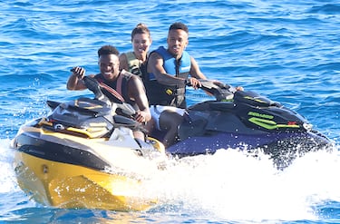 Vinicius y Militao disfrutaron, junto con sus acompañantes, de unos días en el mar Mediterráneo.