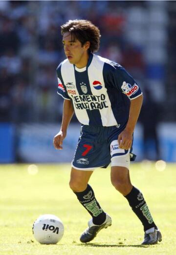 Pocos pueden presumir ser multicampeón en México, menos cuando se hace en diferentes clubes, pues el exmediocampista sumó cuatro ligas: dos con Pachuca, una con América y otra con Toluca; además de una Copa de Gigantes con las Águilas y la Copa Oro con el Tri.