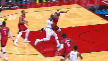 La dura falta de Cousins a LeBron que le costó la expulsión