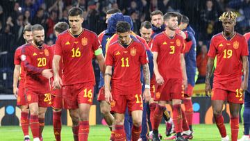 Los jugadores es España, tras la derrota ante Escocia.