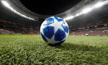 Soccer Football - Champions League - Real Madrid Training - Moscow, Russia - October 1, 2018 General view of a ball during training REUTERS/Sergei Karpukhin