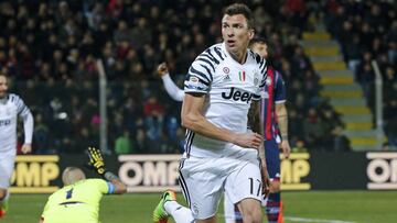 Juventus vence al Crotone y se mantiene firme en el liderato
