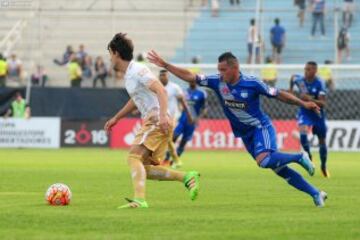 Pumas fue quien se mostró mejor en los primeros minutos en campo del rival.