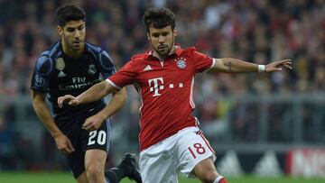 Juan Bernat contra el Real Madrid.