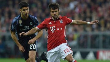 Juan Bernat contra el Real Madrid. 