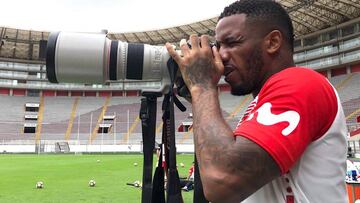 Farfán vuelve con Perú un año después de su último gol