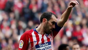 Godín, durante el derbi.