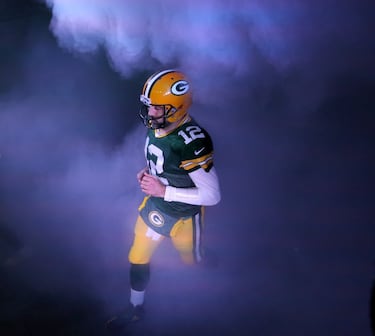 El quarterback de los Green Bay Packers de la NFL manifestó el pasado mes de agosto que estaba vacunado. En noviembre se contagió de COVID-19 y declaró que no había recibido ninguna dosis. Así pues, por saltarse los protocolos de la propia liga, el jugador fue sancionado por la liga con 14.650 dólares, por el club con 300.000 dólares y una marca de patrocinio anuló su acuerdo con él.
