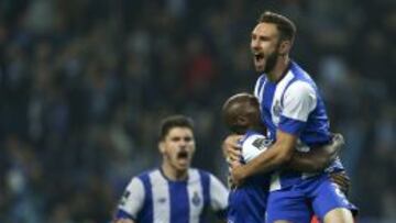 Miguel Lay&uacute;n dio el triunfo al Porto con su tiro penal. 