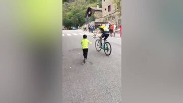 Esto es muy grande: el detallazo de Bennett con un niño en La Vuelta